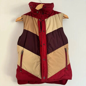 Patagonia Mirror Lake Vest in red size: XS